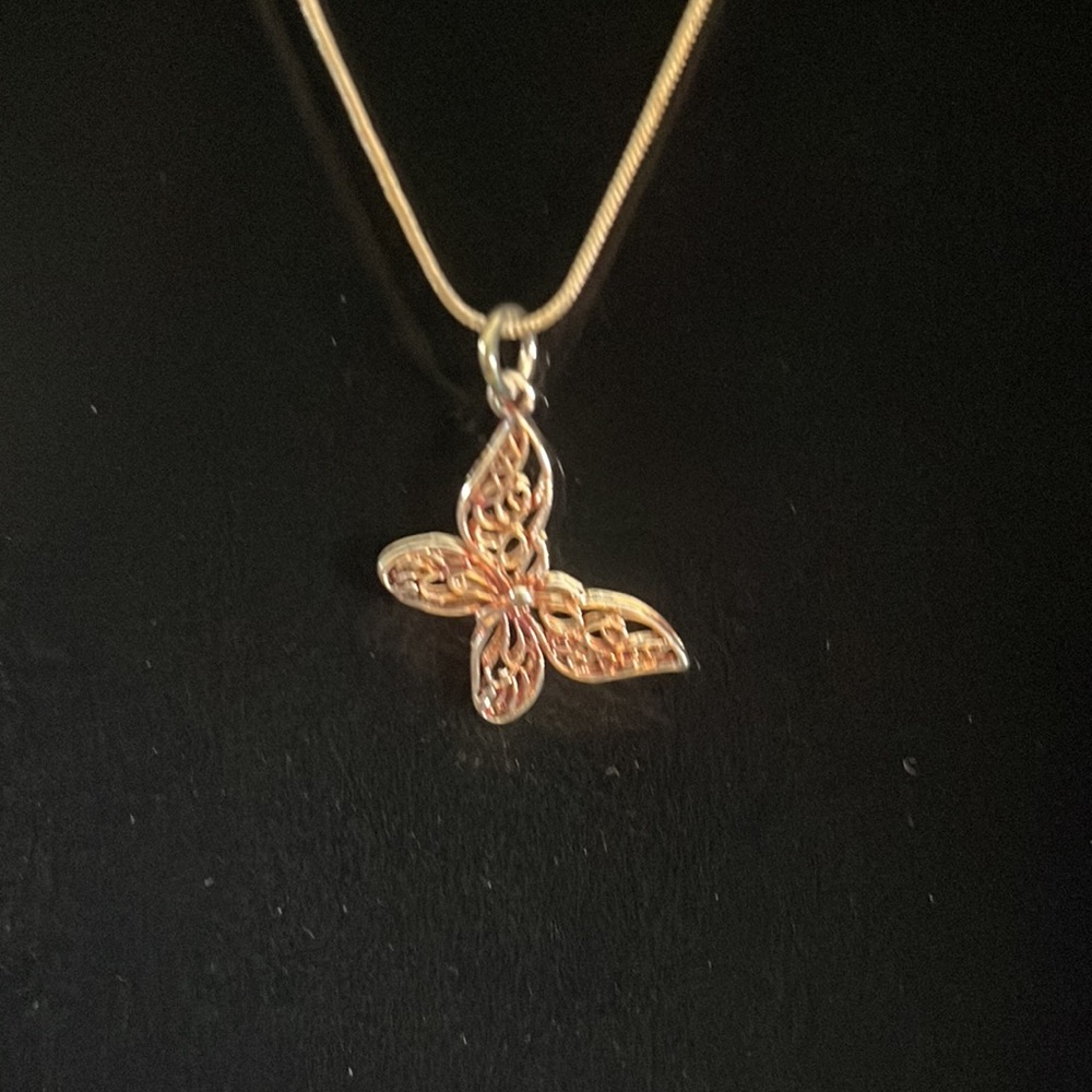 3/$25 🍀BRAND NEW* Butterfly necklace - Picture 2 of 4